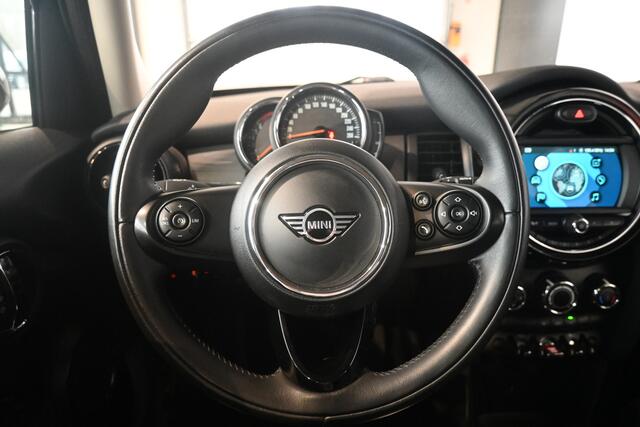Mini COOPER Mini 1.5 Airco Navigatie LED Rijklaarprijs Inruil Mogelijk!