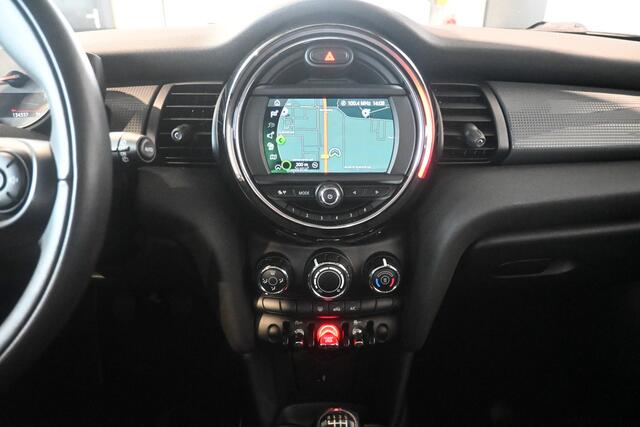 Mini COOPER Mini 1.5 Airco Navigatie LED Rijklaarprijs Inruil Mogelijk!