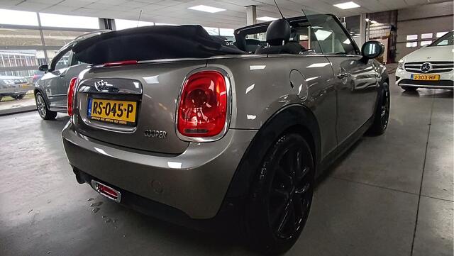 Mini COOPER Mini Cabrio 1.5 Chili Serious Business 94285 Km navi Pdc