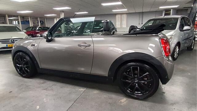 Mini COOPER Mini Cabrio 1.5 Chili Serious Business 94285 Km navi Pdc