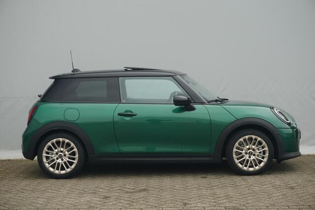 Mini COOPER 3-Deurs C Favoured / Panorama Dak / Stoel en Stuurverwarming