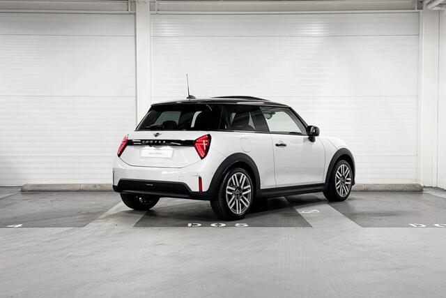 Mini COOPER C | Classic Uitvoering | Pakket M | Parallel Spoke two-tone