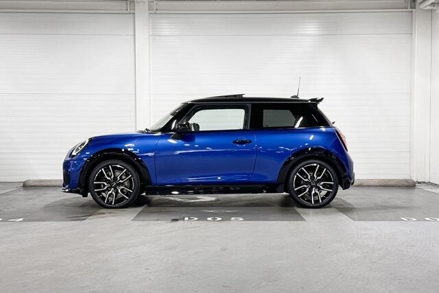 Mini COOPER C | John Cooper Works Uitvoering | Pakket M | 18" John Cooper Works Lap Spoke two-tone