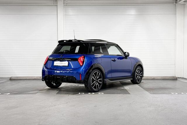Mini COOPER C | John Cooper Works Uitvoering | Pakket M | 18" John Cooper Works Lap Spoke two-tone