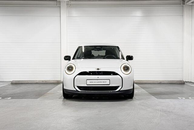 Mini COOPER E | Classic Uitvoering | Pakket L | 17" Parallel Spoke two-tone