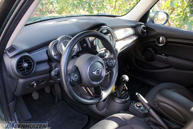 Mini COOPER Mini 1.5 Business | 2016 | Navi | Leuke auto!