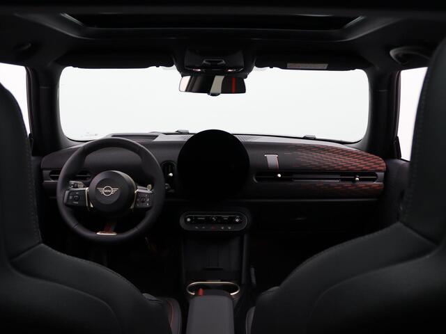 Mini COOPER 3-Deurs John Cooper Works + Pakket M + Driving Assistant + Glazen panoramadak + Parking Assistant + 17''