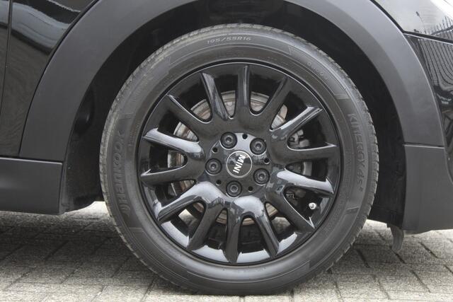 Mini COOPER Mini 1.5 Business Navigatie/Airco/Cruise control/Spraakbediening/Bluetooth/Multifunctioneel stuurwiel/16'' Lichtmetalen velgen/Elektrische ramen/Elektrisch verstelbare spiegels.