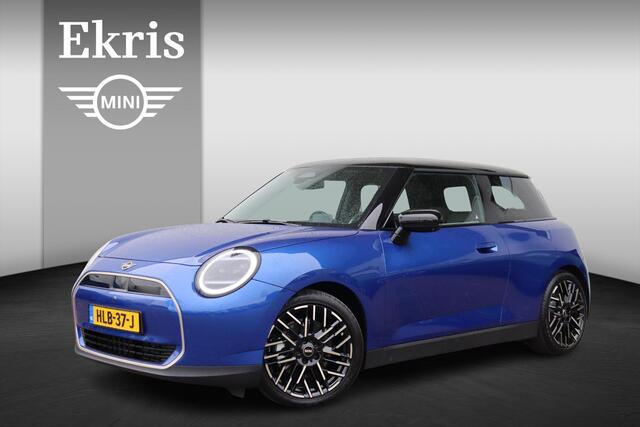 Mini COOPER Mini E Favoured L 40.7 kWh 18 inch/ Stuurwiel verwarming/ Comfort Access/ panoramadak/ Harman-Kardon/ Panoramadak