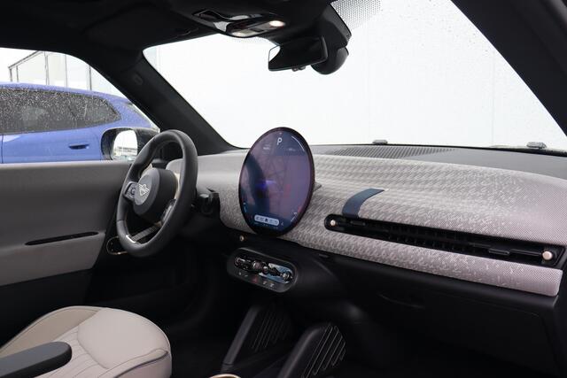 Mini COOPER Mini E Favoured L 40.7 kWh 18 inch/ Stuurwiel verwarming/ Comfort Access/ panoramadak/ Harman-Kardon/ Panoramadak