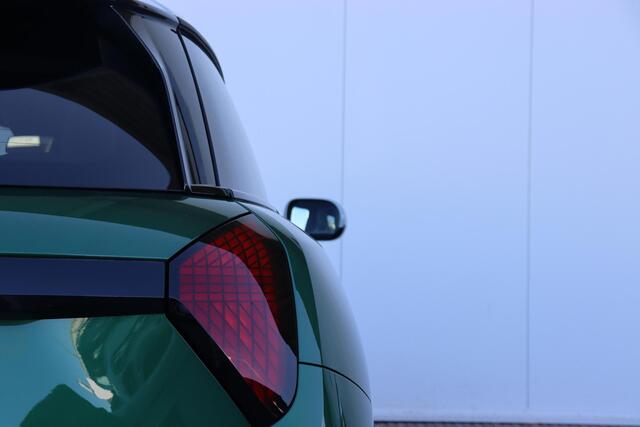 Mini COOPER Mini E Favoured M 40.7 kWh Stuurwielrand verwarmd/ Comfort Access/ panoramadak/ Stoelverwarming/ Head-Up