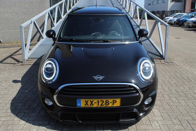 Mini COOPER Mini 1.5 JCW pakket/AUTOMAAT/Navigatie/Achteruitrijcamera/Parkeersensoren/Bluetooth/Keyless/Cruise control/Climate control/Apple carplay/17'' Lichtmetalen velgen/LED koplampen/Multifunctioneel stuurwiel/Spraakbediening/Elektrisch inklapbare spiegels/Ele
