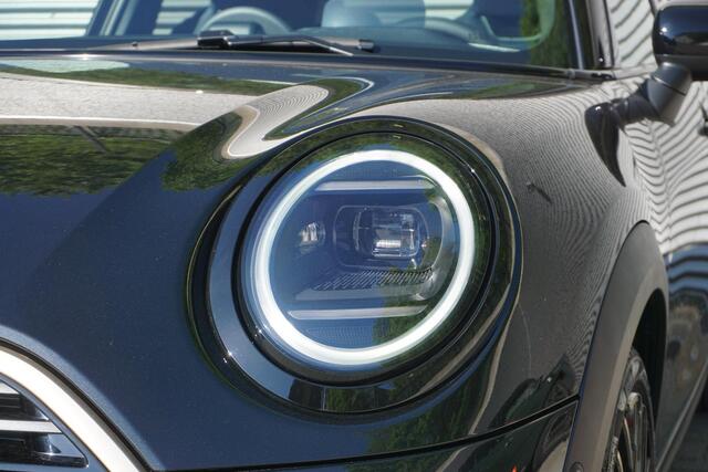 Mini COOPER 3-deurs C Favoured Trim | Pakket M | Glazen panoramadak | Driving Assistant | MINI Head-Up Display