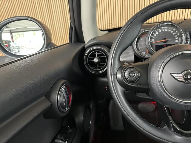 Mini COOPER Mini 1.5 Chili Serious Business NL auto | Schuif / kantel dak | Lederen stoelen