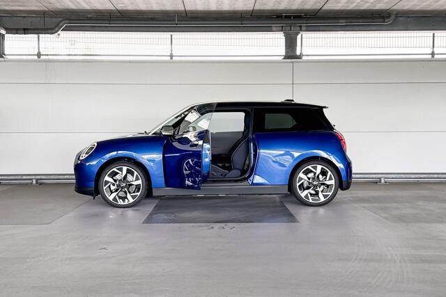 Mini COOPER 3-deurs E Favoured M 40.7 kWh