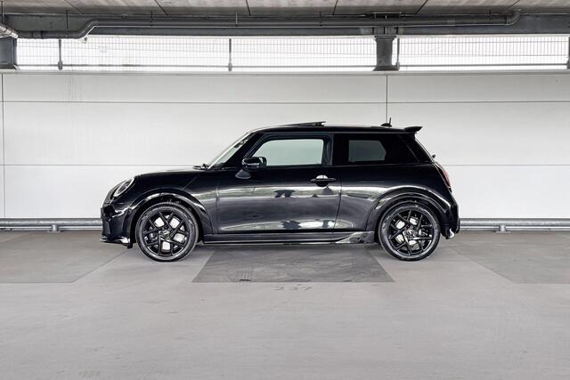 Mini COOPER 3-deurs 1.5 Cooper C John Cooper Works M | Pakket M | Dak in carrosseriekleur