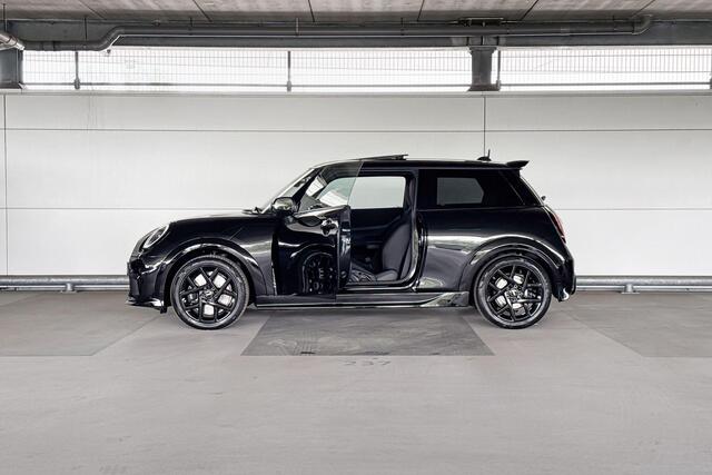 Mini COOPER 3-deurs 1.5 Cooper C John Cooper Works M | Pakket M | Dak in carrosseriekleur