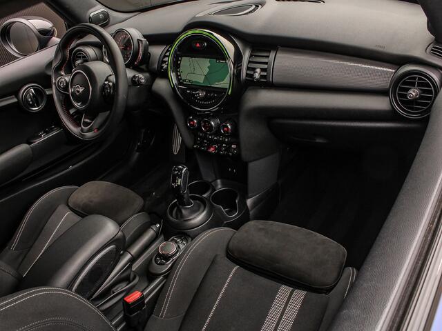 Mini COOPER 1.5 136PK Automaat John Cooper Works | HARMAN EN KARDON | KEYLESS | SFEERVERLICHTING | NAVI | PDC |