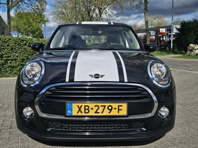 Mini COOPER Mini 1.5 136 Pk! Navi! Lm Velgen! Apk 6-2026! Zondag OPEN!