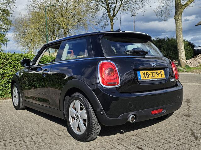 Mini COOPER Mini 1.5 136 Pk! Navi! Lm Velgen! Apk 6-2026! Zondag OPEN!