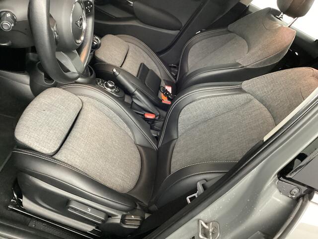 Mini COOPER Mini 1.5 Business Edition | Black style | PDC | Clima |