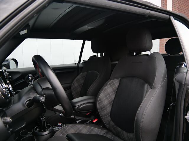 Mini COOPER Mini Cabrio 1.5 136pk Chili Stoelverwarming / Navigatie / Parkeersensoren