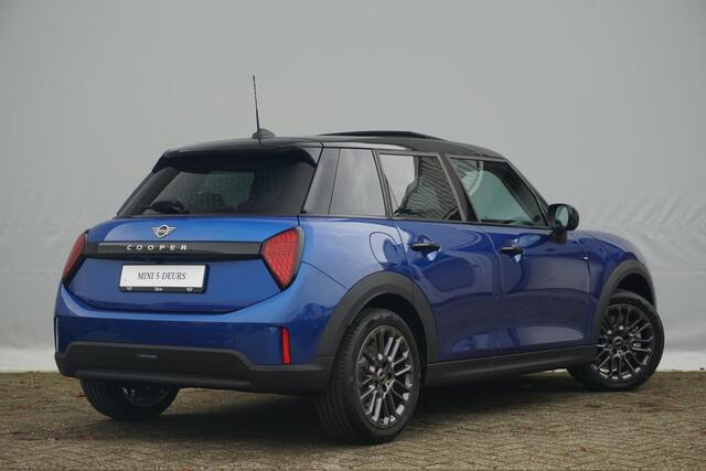 Mini COOPER 5-deurs C Classic uitvoering | Pakket M / 17'' LM Velgen