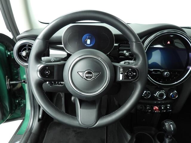 Mini COOPER 3-deurs Leder / Sportstoelen / LED / DAB / Alu wielen black