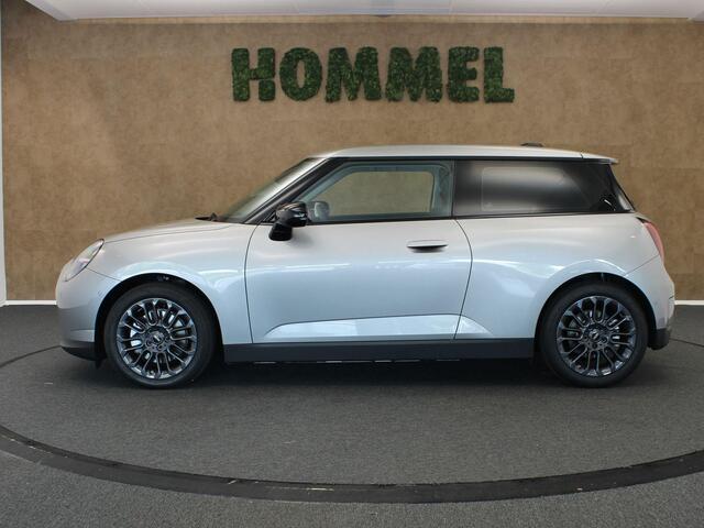 Mini COOPER E Essential 40.7 kWh - SOH 99,9% ! - ORIGINEEL NEDERLANDSE AUTO - 3-FASE - NAVIGATIE - PARKEERSENSOREN VOOR/ ACHTER - 17 INCH LICHT METALEN VELGEN - ARMSTEUN VOOR - CAMERA - NIEUW MODEL- GEWELDIGE RIJEIGENSCHAPPEN