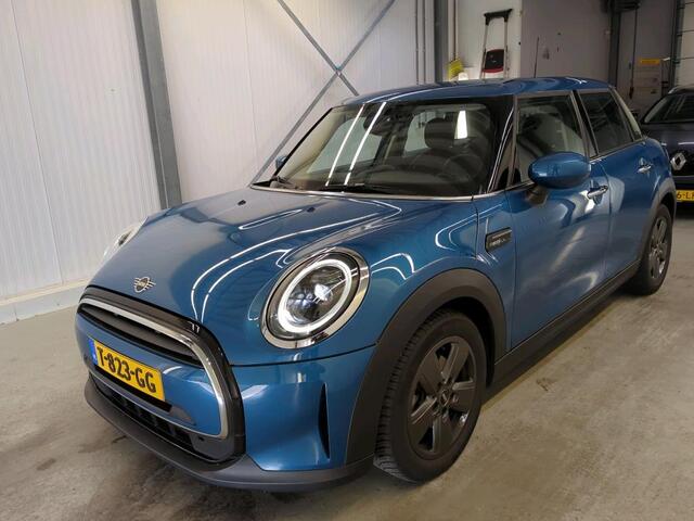 Mini COOPER 5-deurs 1.5 Classic | Navigatie | LED | PDC | Apple CarPlay | Automaat