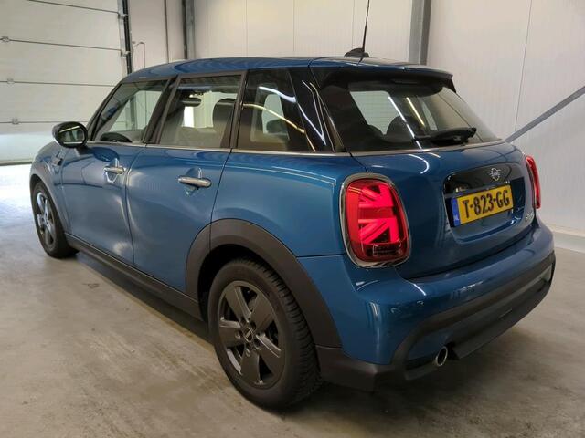 Mini COOPER 5-deurs 1.5 Classic | Navigatie | LED | PDC | Apple CarPlay | Automaat