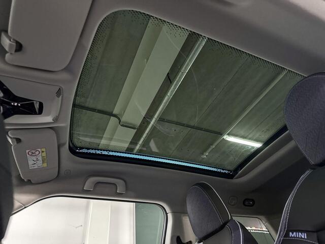 Mini COOPER E | Classic Uitvoering | Pakket L | 17" Parallel Spoke 2-tone