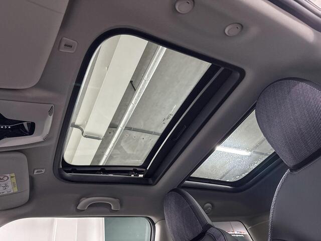 Mini COOPER C | Classic Uitvoering | Pakket M | Panorama dak | 17 inch Parallel Spoke 2-tone