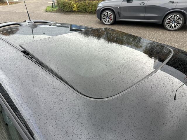 Mini COOPER Mini 1.5 60 Years Edition AUT pano/dak, Navi, JCW pakket. JCW stoelen,