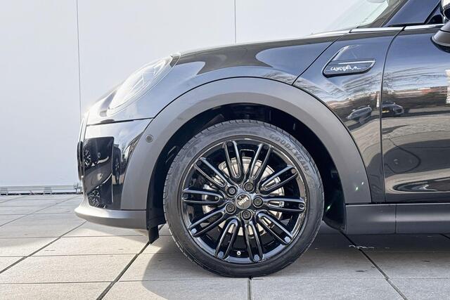 Mini COOPER 3-Deurs Camden Edition Black Edition / Getinte Ramen / Glazen schuifdak / Apple carplay / Parkeersensoren / Stoelverwarming