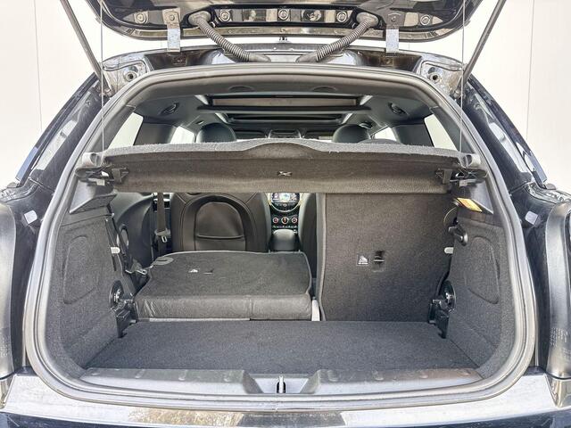 Mini COOPER 3-Deurs Camden Edition Black Edition / Getinte Ramen / Glazen schuifdak / Apple carplay / Parkeersensoren / Stoelverwarming