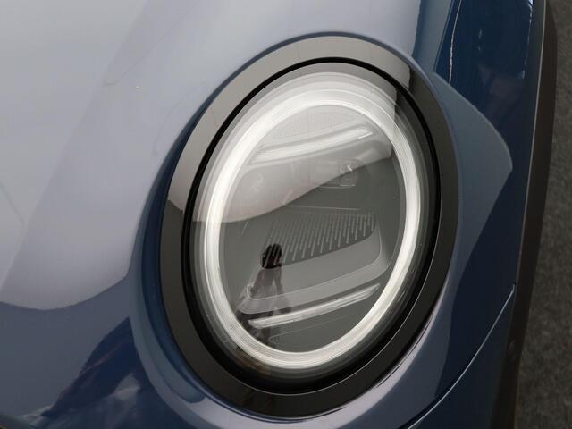 Mini COOPER Mini 1.5 C Favoured Demo voertuig korting per gereden kilometer. Neem contact op voor de actuele prijs.