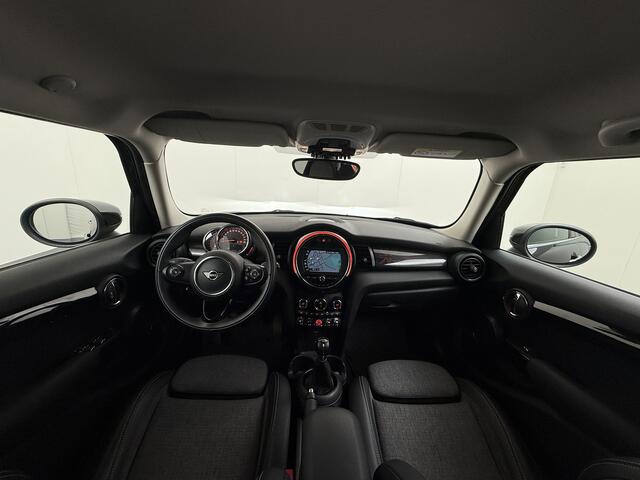 Mini COOPER Mini 1.5T 136PK Chili Navi Park-Assist Pdc-a+v WiFi-vb. Connected-Navi 1/2 Leer -Sport stoelen+Verwarmd Cruise Control LED-v+a Dual-Ecc Voorruitverwarming Sport-Green-Modus Stoelverwarming 17"Lmv DAB Chroomline