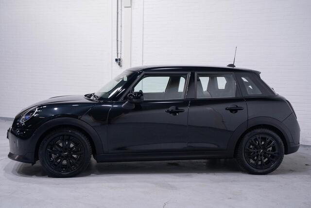 Mini COOPER Mini 1.5 C Classic XS navi DAB PDC v+a cruise-controle 360-camera led verlichting v+a lederen bekleding stoel/stuurverw. climate controle grootlicht assist draadloos telefoon opladen