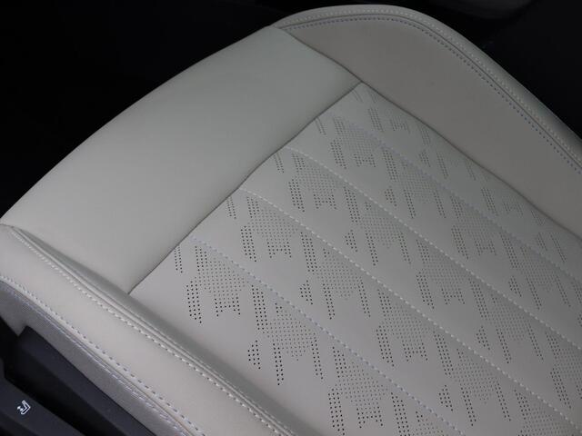 Mini COOPER Mini 1.5 C Favoured L Demo voertuig korting per gereden kilometer. Neem contact op voor de actuele prijs.