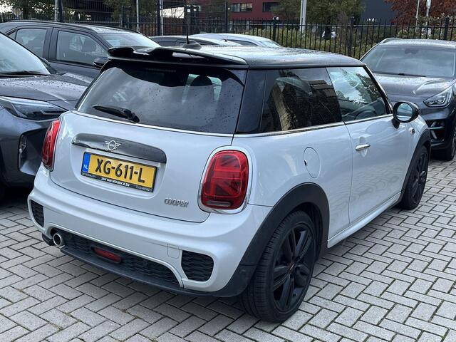 Mini COOPER Mini 1.5 Aut JCW pakket | Harman Kardon | HUD | Stoelverwarming | Sportstoelen | Supercompleet!