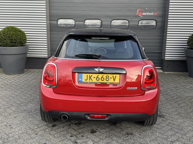 Mini COOPER Mini 1.5 Chili Serious Business | Navigatie | Climate Control | Parkeersensoren | Lichtmetalen Velgen |