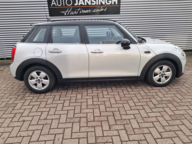 Mini COOPER Mini 1.5 Business | Airco | Navigatie | LM Velgen | Ndl auto! | Dealer onderhouden | RIJKLAARPRIJS INCL 12 MAANDEN GARANTIE EN BEURT