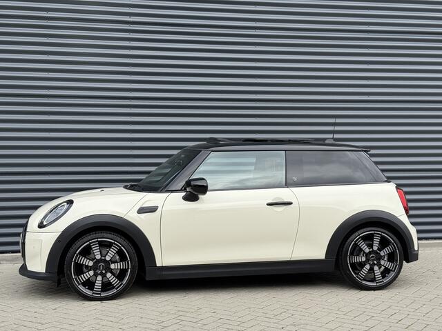 Mini COOPER Mini 1.5 MINI Yours Pano/Leder/Camera/Apple/Stoel+stuur warm
