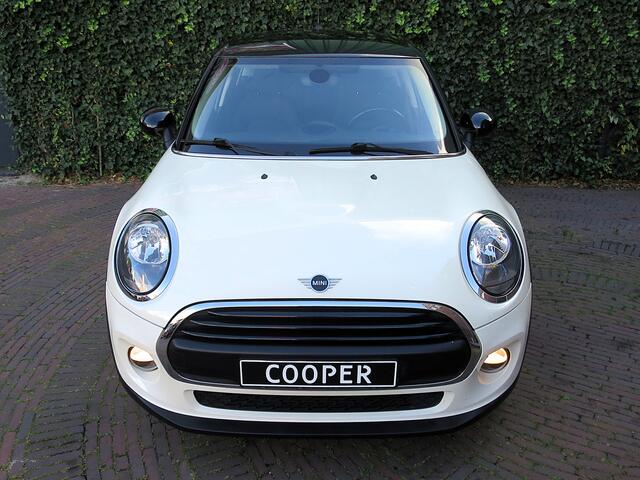 Mini COOPER 1.5 One Business Ed. F55 5-drs met Airco, Cruise, Apple CarPlay en 16"