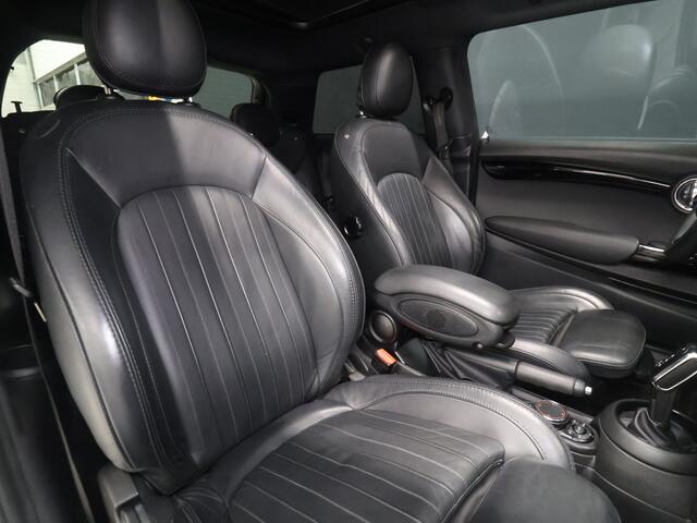 Mini COOPER Mini 1.5 60 Years Edition JCW [APPLE CARPLAY, HARMAN KARDON, PANORAMA DAK, HEAD UP DISPLAY, STOELVERWARMING, NIEUWSTAAT]