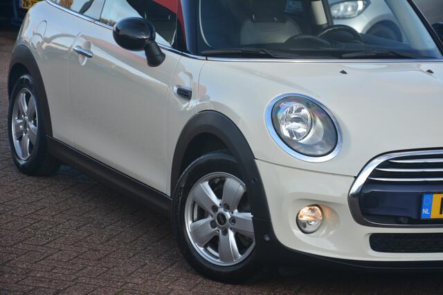 Mini COOPER Mini 1.5 Business | Navigatie | Cruise-control | Sportstoelen | Leer | Stoelverwarming | NL auto!! |
