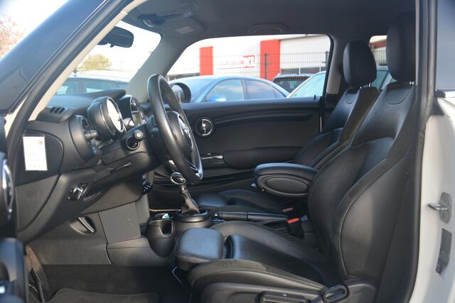 Mini COOPER Mini 1.5 Business | Navigatie | Cruise-control | Sportstoelen | Leer | Stoelverwarming | NL auto!! |