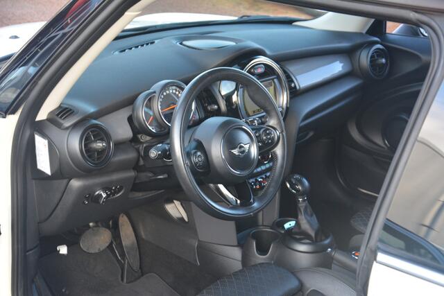 Mini COOPER Mini 1.5 Business | Navigatie | Cruise-control | Sportstoelen | Leer | Stoelverwarming | NL auto!! |