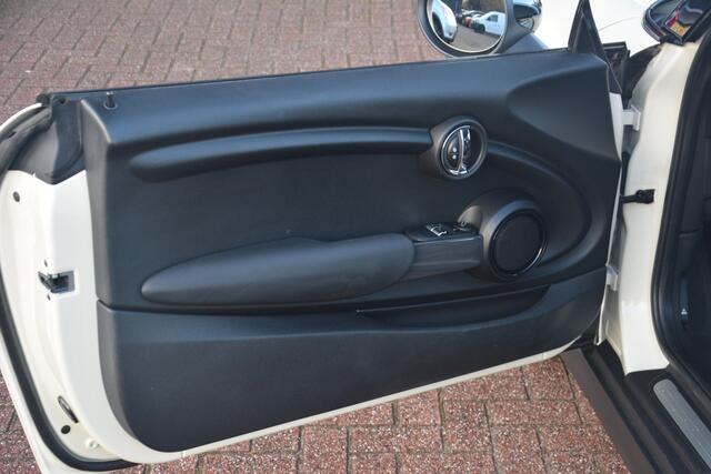 Mini COOPER Mini 1.5 Business | Navigatie | Cruise-control | Sportstoelen | Leer | Stoelverwarming | NL auto!! |